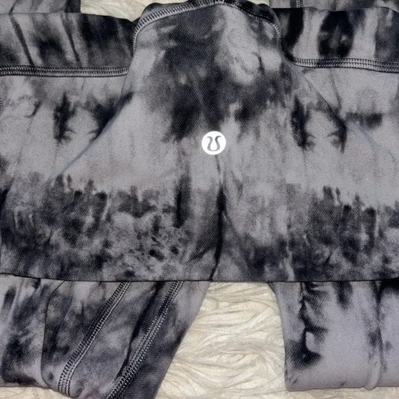 Gray tie dye lululemon legging & sports bra set - Picture 6 of 8
